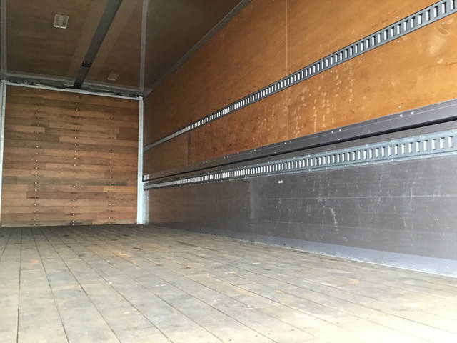 いすゞフォワードアルミウイング増トン（6t・8t）[写真12]