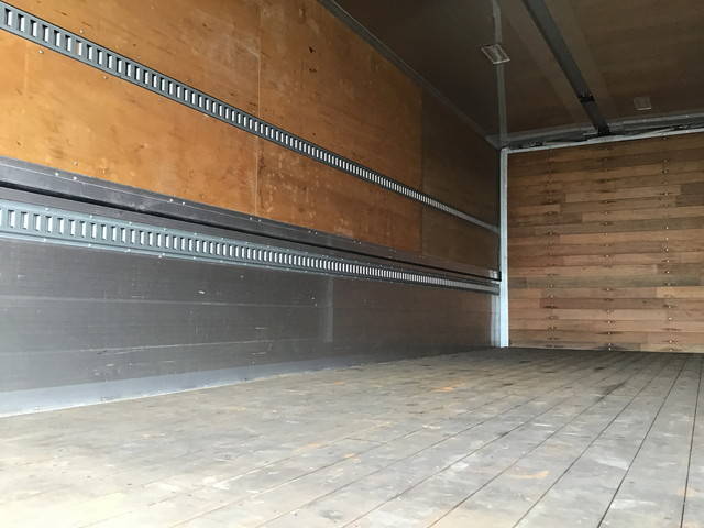 いすゞフォワードアルミウイング増トン（6t・8t）[写真13]