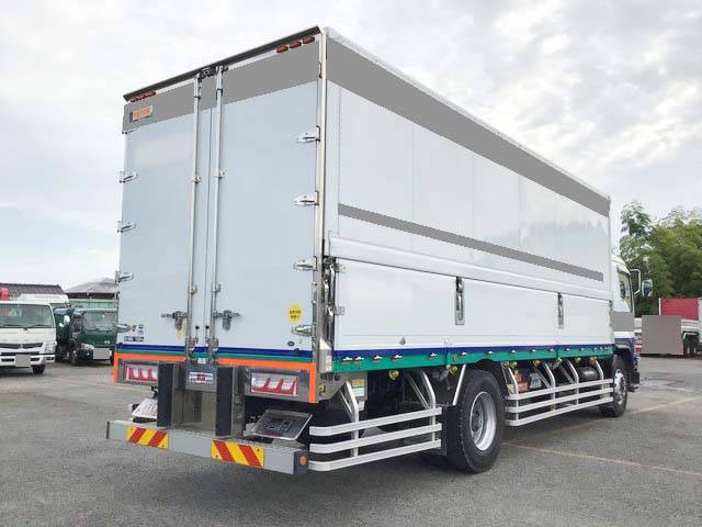 いすゞフォワードアルミウイング増トン（6t・8t）[写真02]