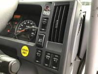 いすゞフォワードアルミウイング増トン（6t・8t）[写真35]