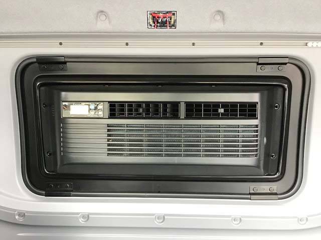 いすゞフォワードアルミウイング増トン（6t・8t）[写真37]