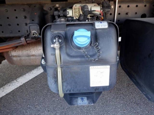 三菱ふそうキャンター平ボディ小型（2t・3t）[写真10]