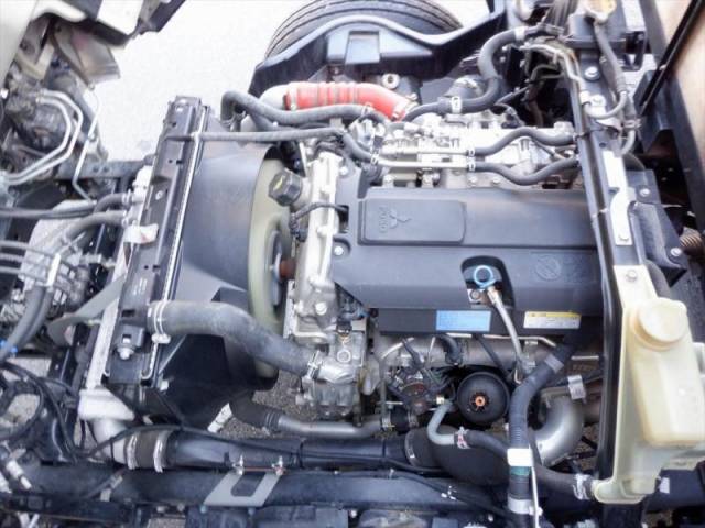 三菱ふそうキャンター平ボディ小型（2t・3t）[写真13]