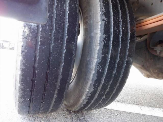 三菱ふそうキャンター平ボディ小型（2t・3t）[写真19]