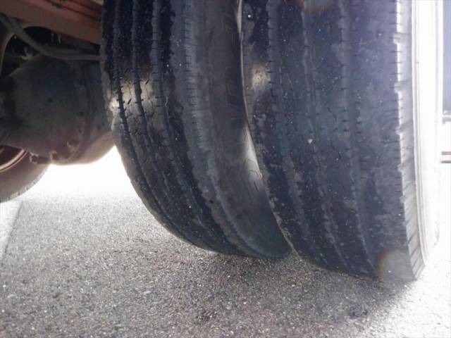 三菱ふそうキャンター平ボディ小型（2t・3t）[写真20]