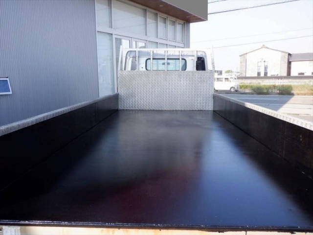 三菱ふそうキャンター平ボディ小型（2t・3t）[写真03]