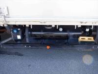 三菱ふそうキャンター平ボディ小型（2t・3t）[写真08]