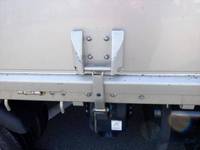 三菱ふそうキャンター平ボディ小型（2t・3t）[写真09]