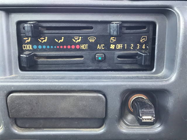 いすゞエルフコンクリートポンプ車小型（2t・3t）[写真33]