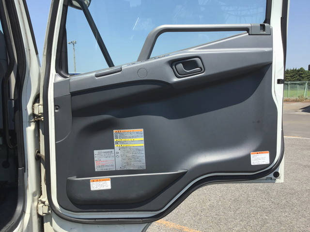 三菱ふそうファイター平ボディ増トン（6t・8t）[写真26]