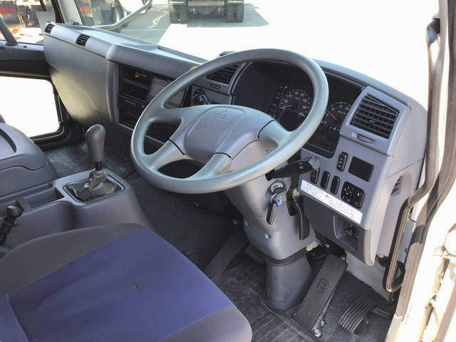 三菱ふそうファイター平ボディ増トン（6t・8t）[写真29]