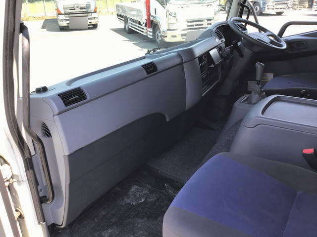 三菱ふそうファイター平ボディ増トン（6t・8t）[写真30]