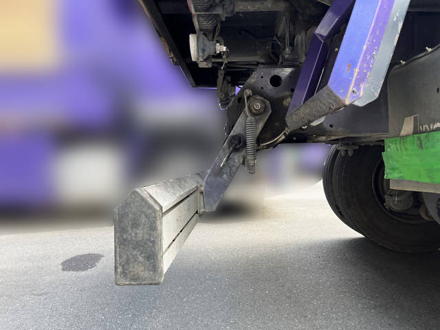 UDトラックスクオンダンプ大型（10t）[写真22]