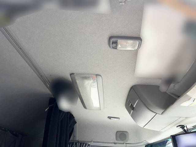 UDトラックスクオンダンプ大型（10t）[写真32]