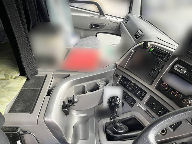 UDトラックスクオンダンプ大型（10t）[写真33]