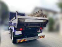 UDトラックスクオンダンプ大型（10t）[写真04]