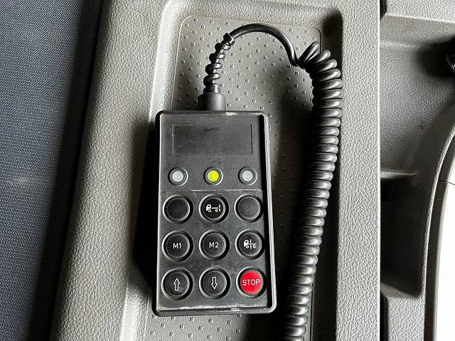 UDトラックスクオンアルミブロック大型（10t）[写真17]