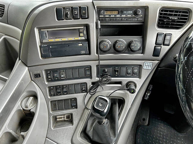 UDトラックスクオンアルミブロック大型（10t）[写真18]