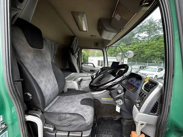 UDトラックスクオンアルミブロック大型（10t）[写真19]