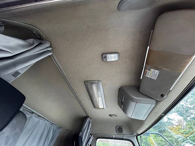 UDトラックスクオンアルミブロック大型（10t）[写真20]