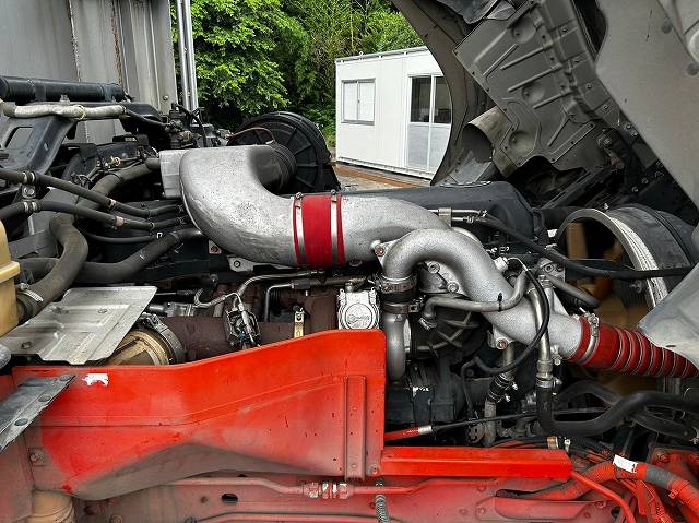 UDトラックスクオンアルミブロック大型（10t）[写真23]