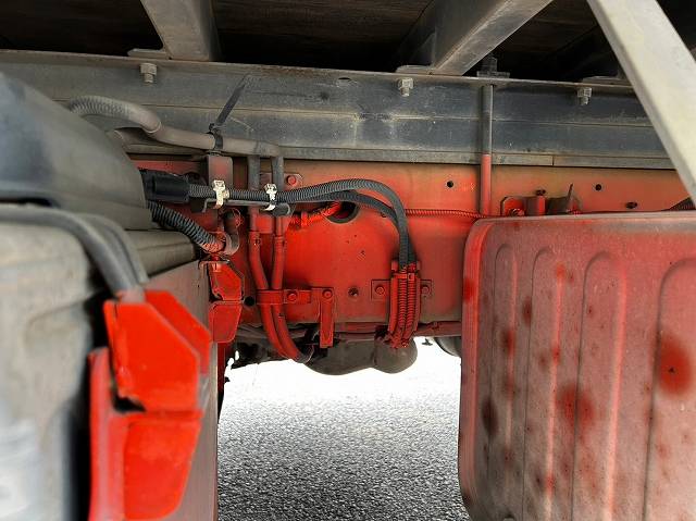 UDトラックスクオンアルミブロック大型（10t）[写真24]