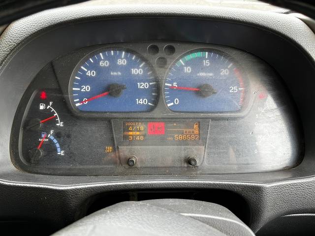 UDトラックスクオンアルミブロック大型（10t）[写真31]