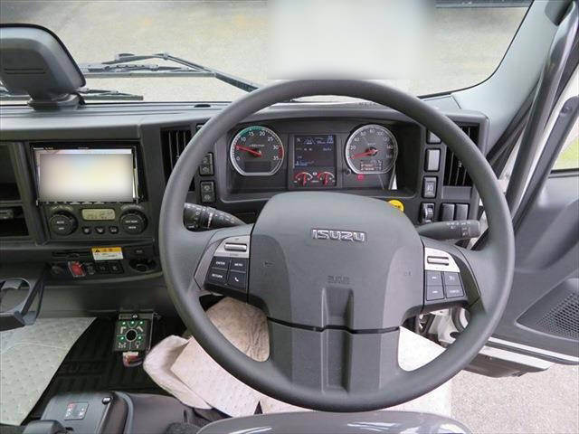 いすゞフォワードコンテナ専用車増トン（6t・8t）[写真16]