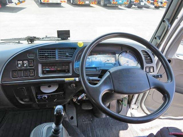 いすゞフォワードクレーン付増トン（6t・8t）[写真10]