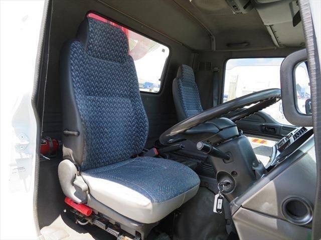 いすゞフォワードクレーン付増トン（6t・8t）[写真14]