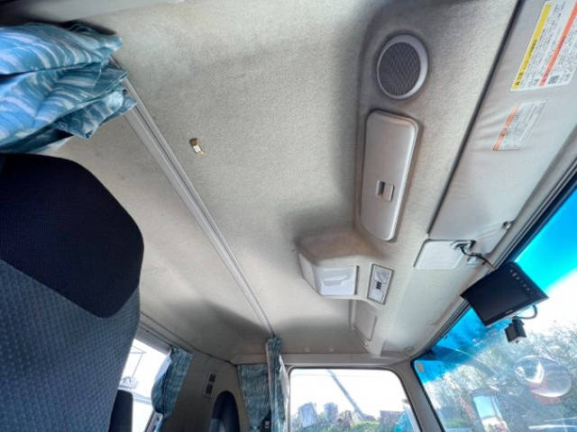 三菱ふそうスーパーグレートコンテナ専用車大型（10t）[写真19]