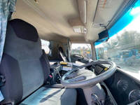 三菱ふそうスーパーグレートコンテナ専用車大型（10t）[写真20]