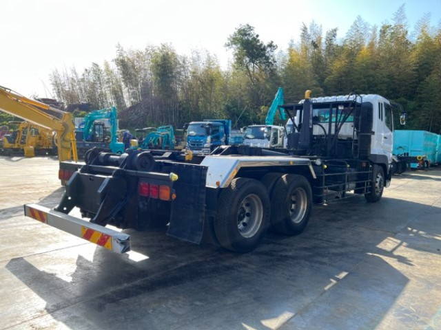 三菱ふそうスーパーグレートコンテナ専用車大型（10t）[写真04]