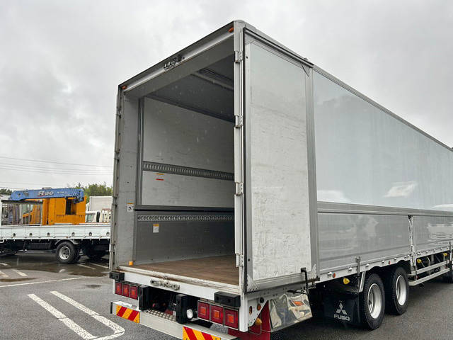 三菱ふそうスーパーグレートパネルウイング大型（10t）[写真11]