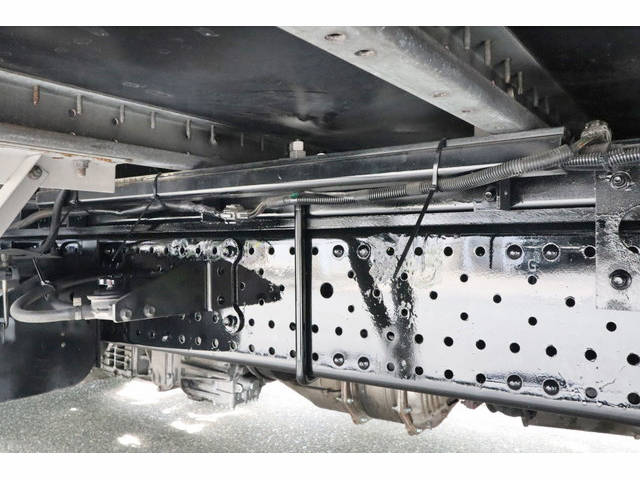 いすゞエルフアルミウイング小型（2t・3t）[写真21]