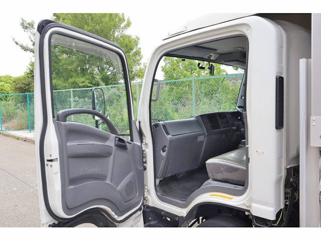 いすゞエルフアルミウイング小型（2t・3t）[写真28]