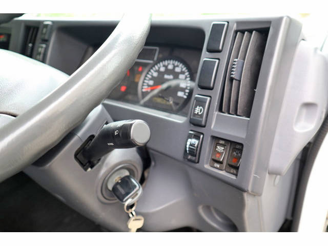 いすゞエルフアルミウイング小型（2t・3t）[写真33]