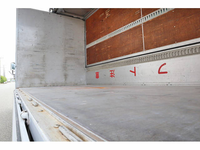 いすゞエルフアルミウイング小型（2t・3t）[写真09]