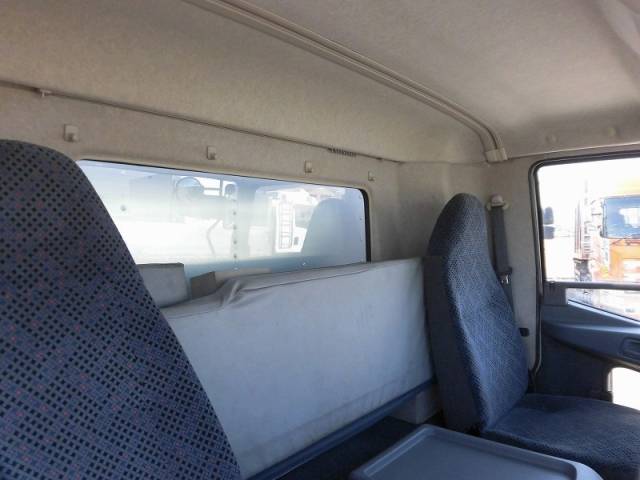 三菱ふそうファイターアルミバン中型（4t）[写真16]