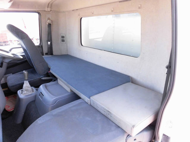 三菱ふそうファイターアルミバン中型（4t）[写真04]