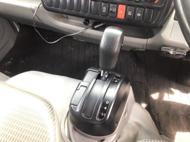 日野デュトロダブルキャブ（Wキャブ）小型（2t・3t）[写真22]