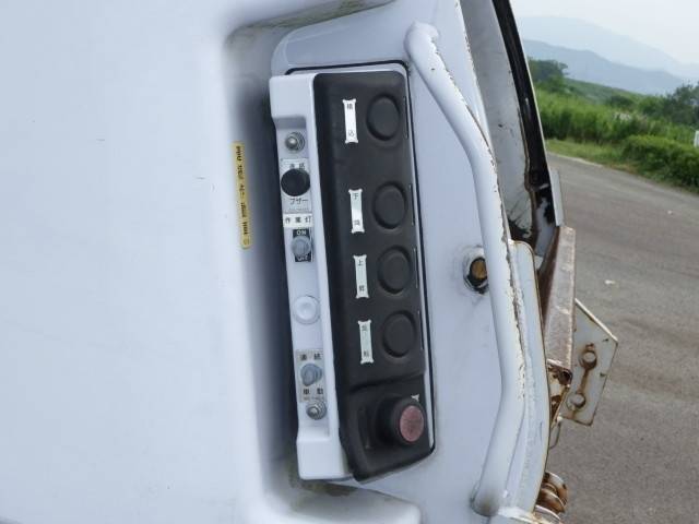 三菱ふそうファイターパッカー車（塵芥車）増トン（6t・8t）[写真14]