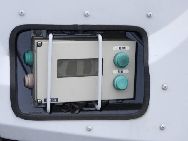 三菱ふそうファイターパッカー車（塵芥車）増トン（6t・8t）[写真15]