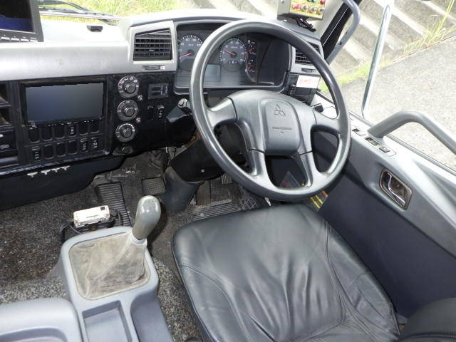 三菱ふそうファイターパッカー車（塵芥車）増トン（6t・8t）[写真25]