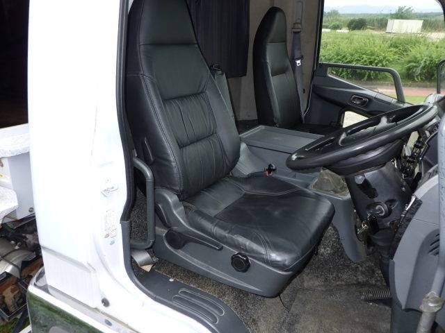 三菱ふそうファイターパッカー車（塵芥車）増トン（6t・8t）[写真27]