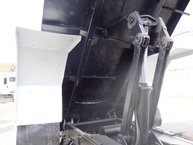 いすゞフォワード深ダンプ（土砂禁ダンプ）中型（4t）[写真21]