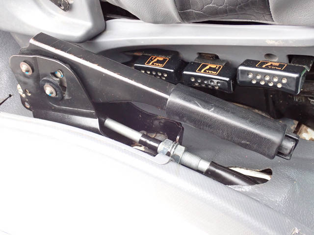 いすゞフォワード深ダンプ（土砂禁ダンプ）中型（4t）[写真40]