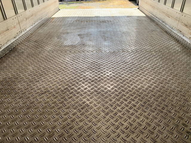 三菱ふそうキャンター冷凍車（冷蔵車）小型（2t・3t）[写真23]