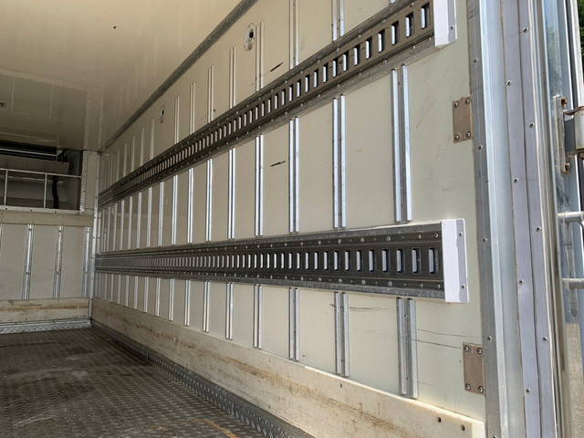 三菱ふそうキャンター冷凍車（冷蔵車）小型（2t・3t）[写真26]