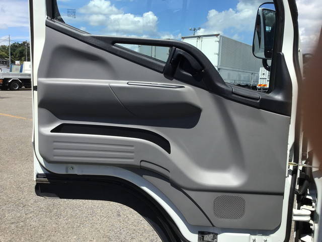 三菱ふそうキャンタークレーン4段小型（2t・3t）[写真28]